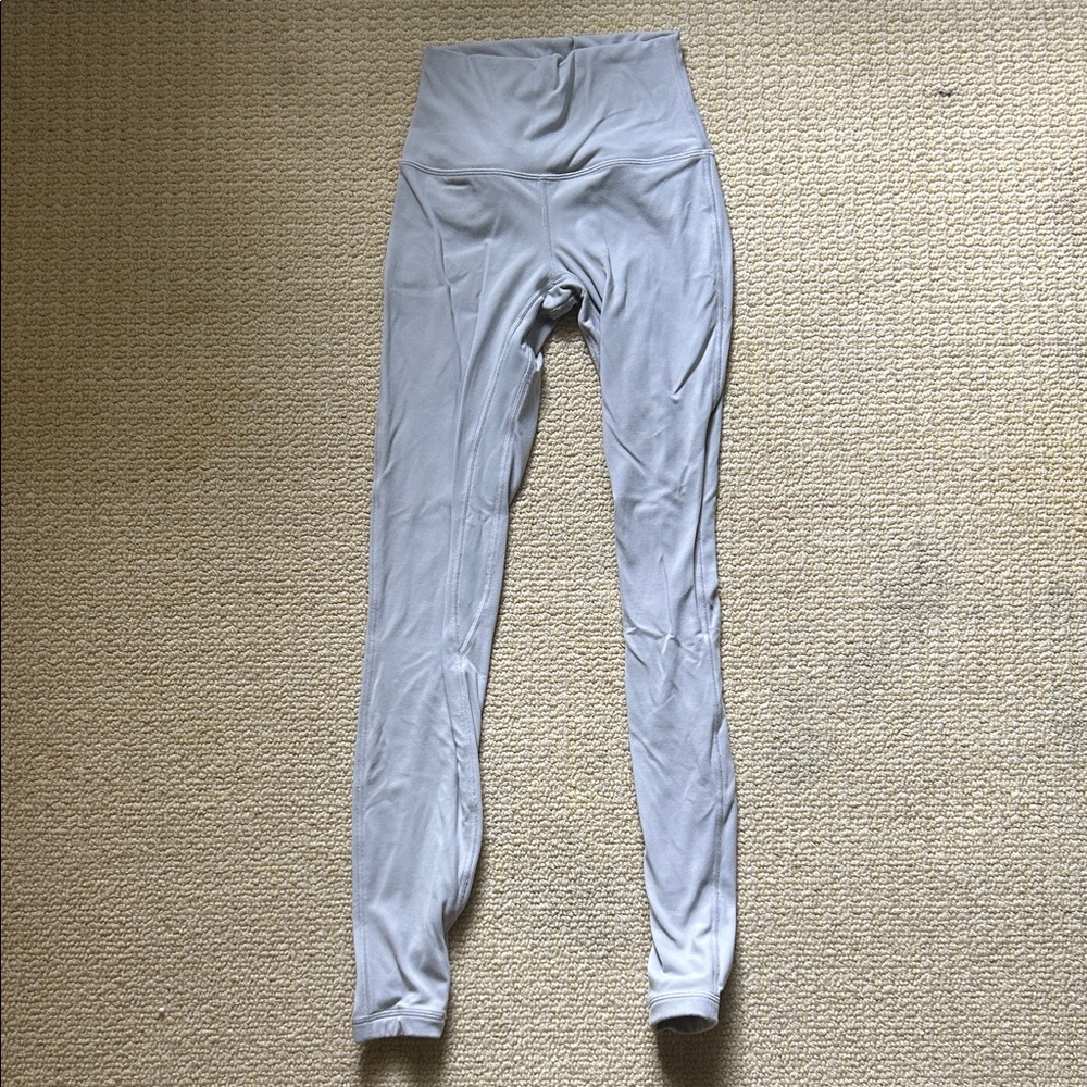 Lululemon Align High-Rise Leggings 28” in White/Light Grey - Size: 4